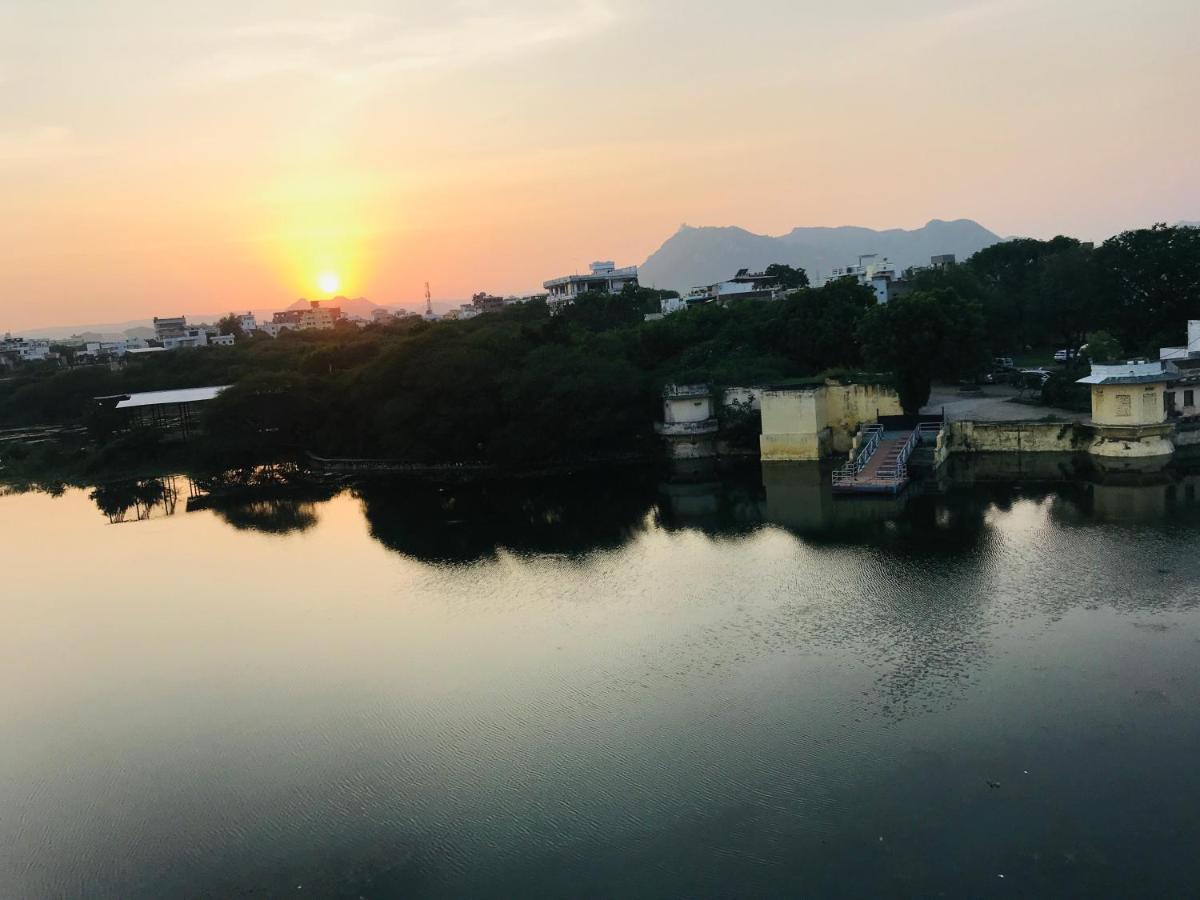 Haveli Jai Durga At Pichola Lake Ξενοδοχείο Ουνταϊπούρ Εξωτερικό φωτογραφία