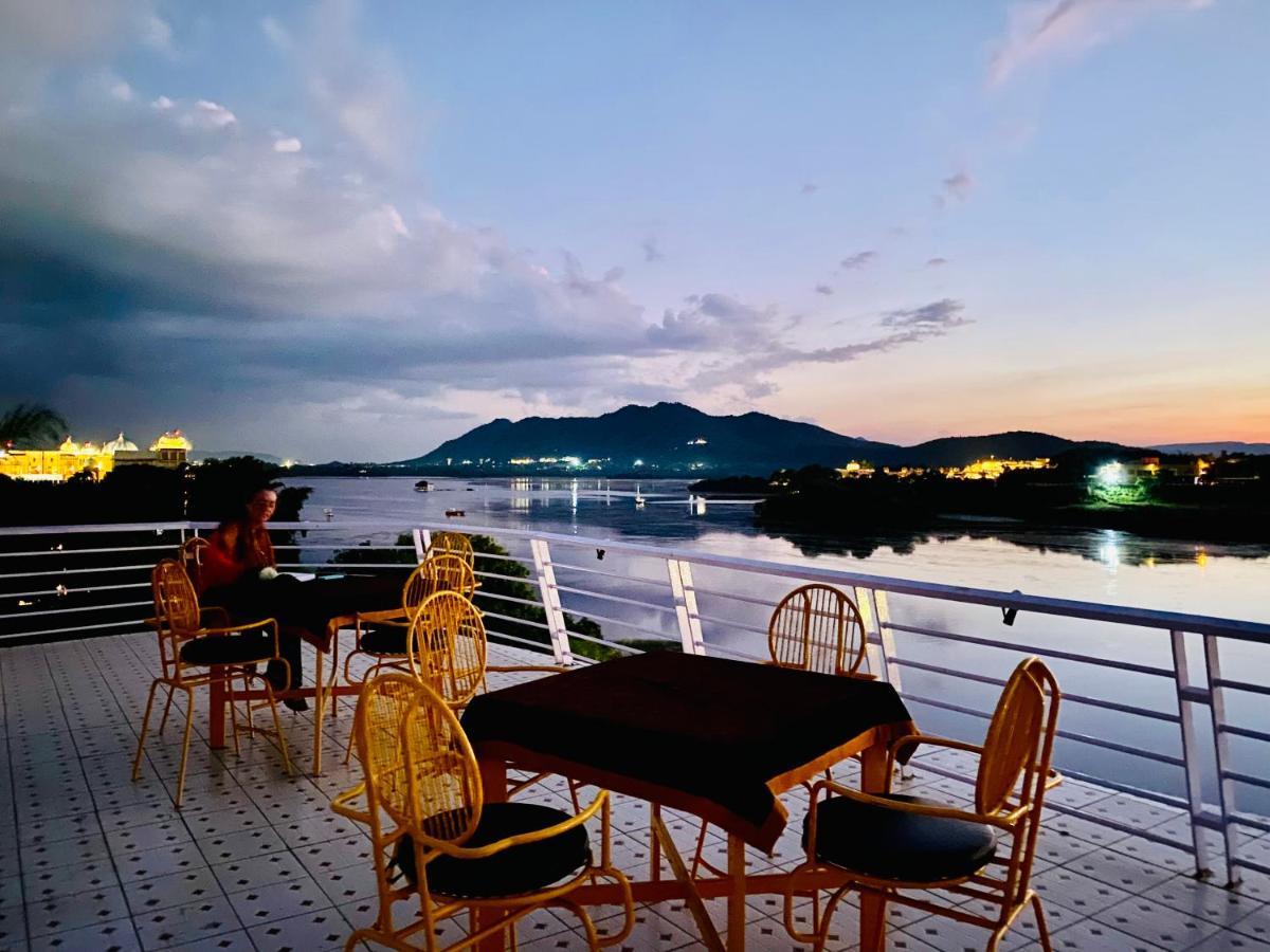 Haveli Jai Durga At Pichola Lake Ξενοδοχείο Ουνταϊπούρ Εξωτερικό φωτογραφία